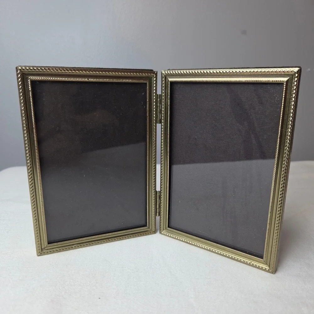 Vintage Brass Double Hinged Picture Frame 3.5x5 Filigree Gold Tone Made in Japan
